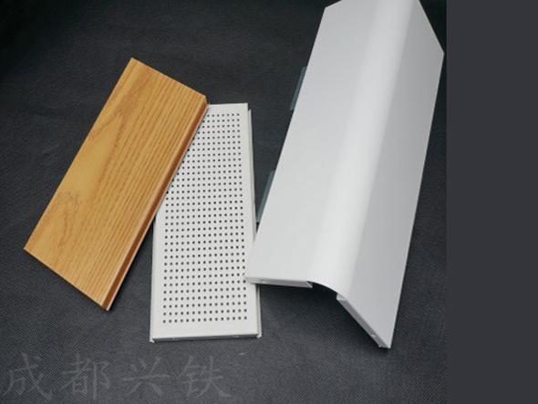 定制冲孔机房草莓视频成人在线观看，提升机房空间的差异化